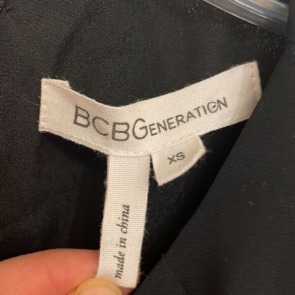 ✨BCBGeneration Black Sleeveless Swing Dress - Picture 2 of 5